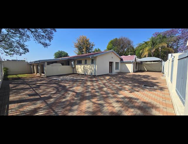 402M² OFFICE FOR SALE IN POLOKWANE CENTRAL